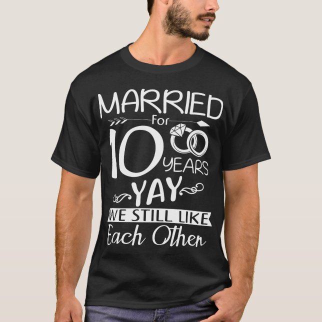 Camiseta Décimo aniversario Boda. Casado Durante 10 Años (Anverso)