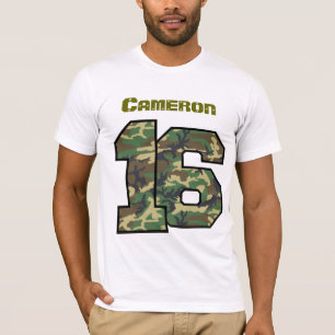 Camiseta décimosexto Cumpleaños Camo un nombre de encargo