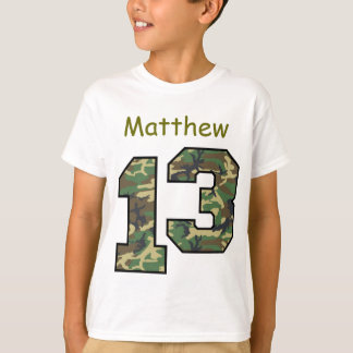 Camiseta décimotercero Cumpleaños Camo un nombre de encargo