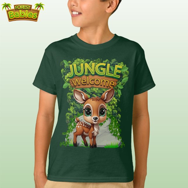 Camiseta Deer caprichoso y salvaje de la vida salvaje de lo (Green Jungle Welcome, Cute Deer T-shirt, Doe Woodland Wildlife Tee, Fawn nature-inspired shirt 🦌)