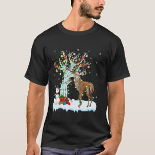 Camiseta Deer Xmas Lighting Tree Santa Hat Deer Navidades