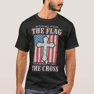 Camiseta Defiende la bandera, arrodíllate por la Cruz