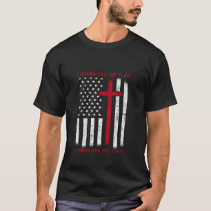 Camiseta Defiendo La Bandera Y El Arrodillo A La Cruz Ameri
