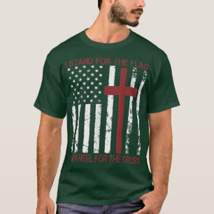Camiseta Defiendo La Bandera Y El Arrodillo Por La Cruz Rea