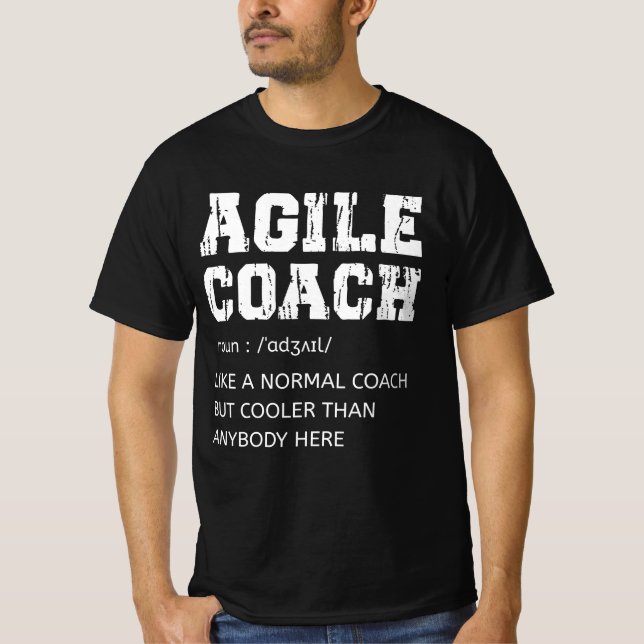 Camiseta Definición de entrenador ágil para alguien mejoran (Anverso)