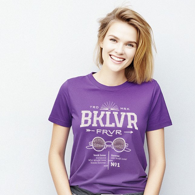 Camiseta Definición de Lover del libro BKLVR Purple (Book Lover Definition BKLVR T-Shirt)