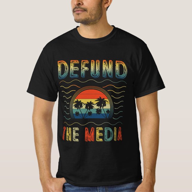 Camiseta defundir los medios (Anverso)