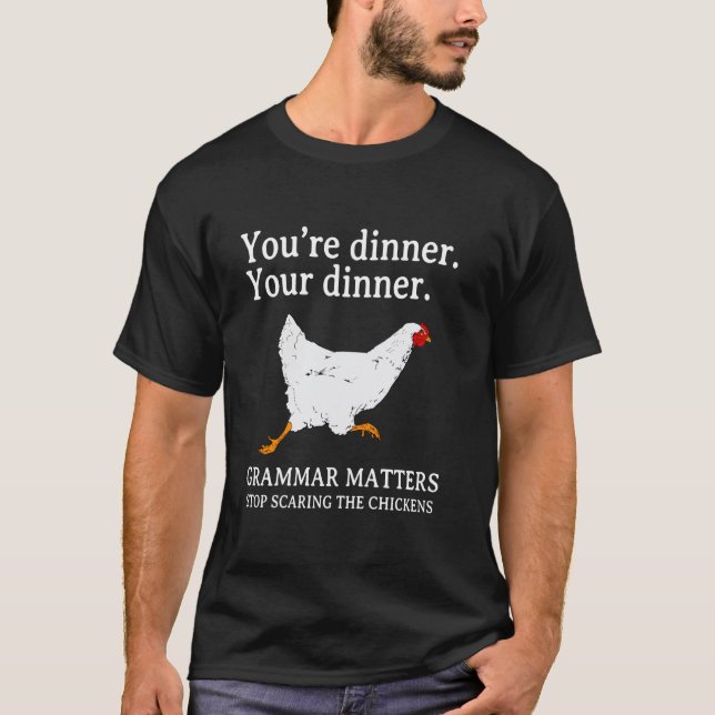 Camiseta Deja de asustar a los pollos Gramática inglesa div (Anverso)