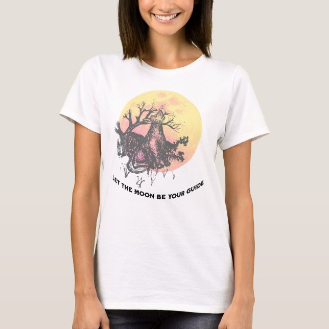 Camiseta Dejemos que la guía de la luna, lobo en letras rus (Anverso)