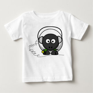 Camiseta del bebé con la impresión de las ovejas