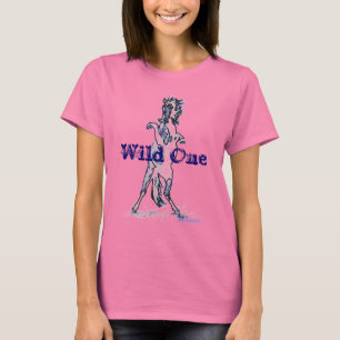 Camiseta del camo una de las mujeres salvajes