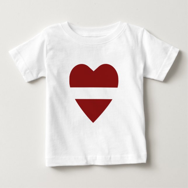 Camiseta del corazón de la bandera de Letonia (Anverso)