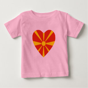 Camiseta del corazón de la bandera de Macedonia de