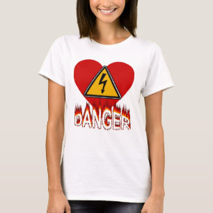 Camiseta del corazón de peligro