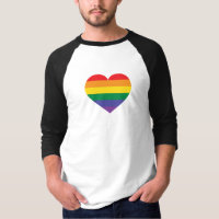 Camiseta del corazón del orgullo arcoiris