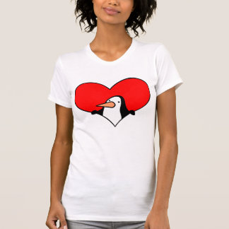 Camiseta del corazón del pingüino