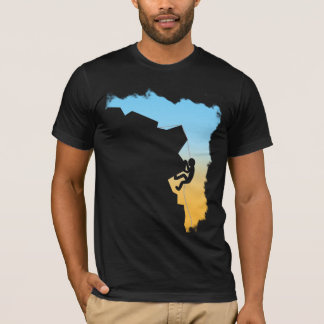 Camiseta del diseño de la silueta de la escalada