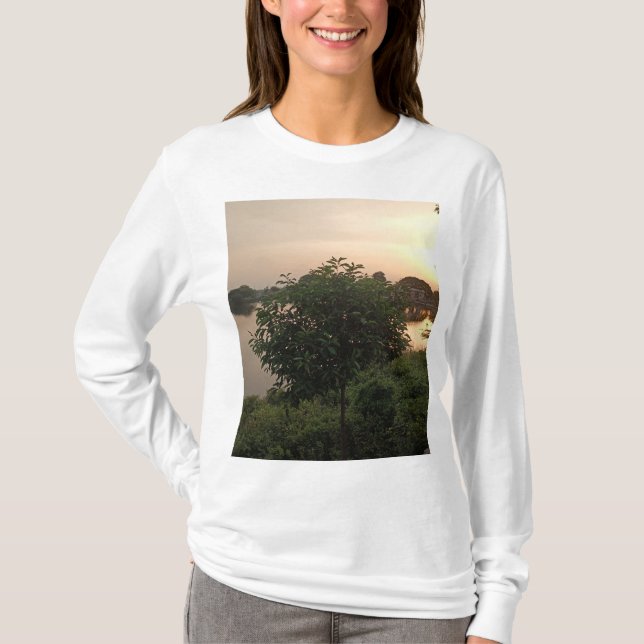 Camiseta del grupo Satyam (Anverso)