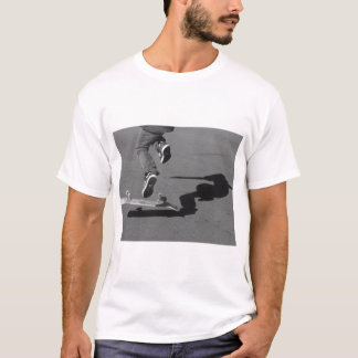 Camiseta del muchacho del patinador