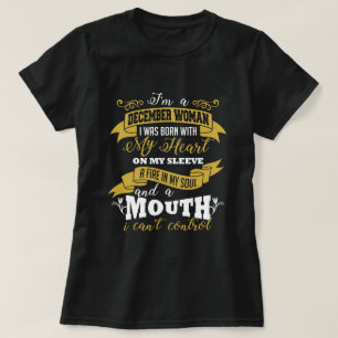 Camiseta del negro del cumpleaños de la mujer de