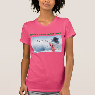 Camiseta del rosa del día del brazo del muñeco de