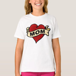 Camiseta del tatuaje del corazón de la mamá