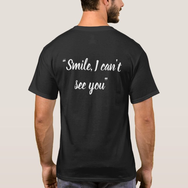 Camiseta Delante: Poppy Back: Sonríe, no puedo verte (Reverso)