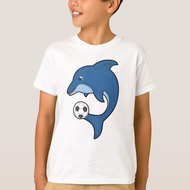 Camiseta Delfín como jugador de fútbol con pelota de fútbol (Anverso)