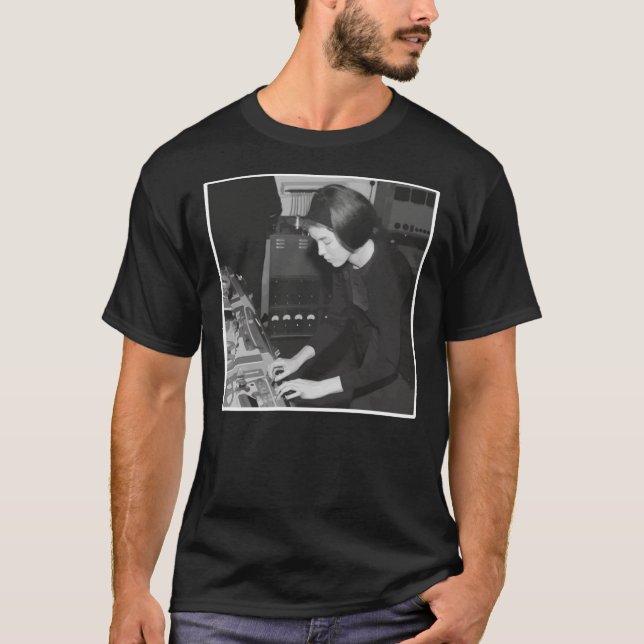 Camiseta Delia Derbyshire Classic T-Shirt (Anverso)