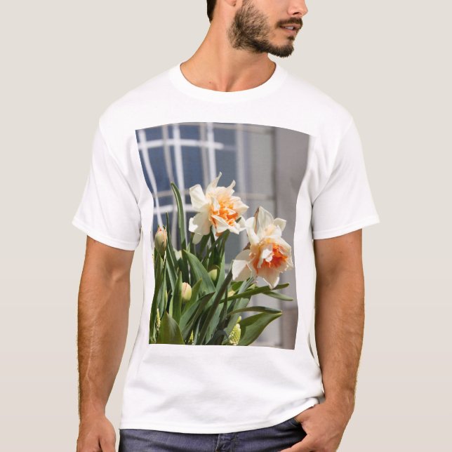 Camiseta Delicada primavera de daffodils tiernos (Anverso)