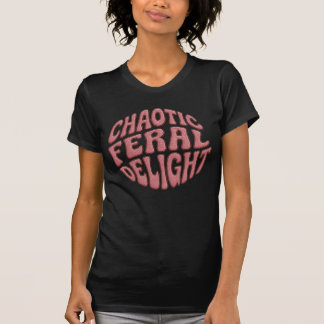 Camiseta Delicia Feral Caótica - Bordado Falso Rosa