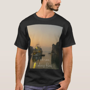 Camiseta Deliciosa puesta de sol en Halong Bay Vietnam Fund