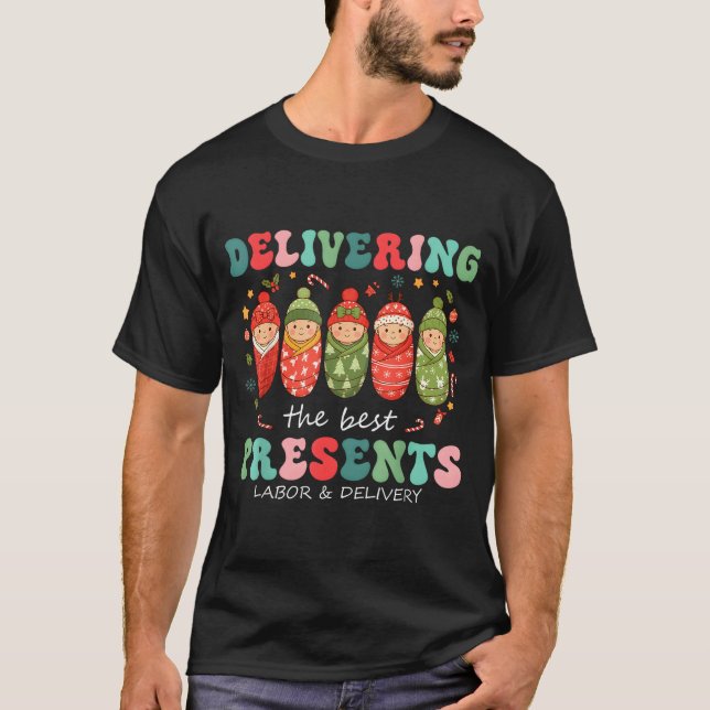 Camiseta Delivering The Labor Delivery Nurse Christmas  (Anverso)