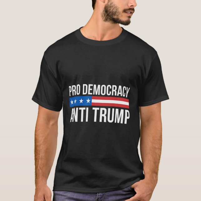 Camiseta Democracia - Anti Trump - (Anverso)
