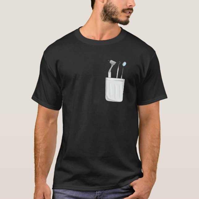Camiseta Dentistry Tools Orthondontist Dental Breast Pocket (Anverso)