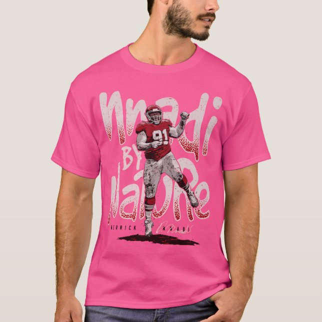 Camiseta Derrick Nnadi Kansas City Nnadi Por Naturaleza (Anverso)