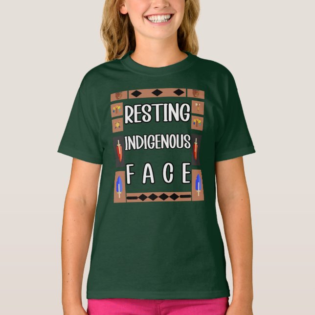Camiseta Descanso de la cara indígena (Anverso)