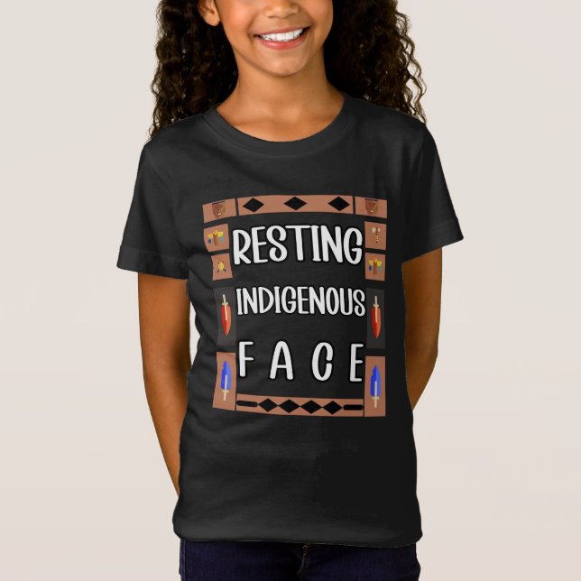 Camiseta Descanso de la cara indígena (Anverso)