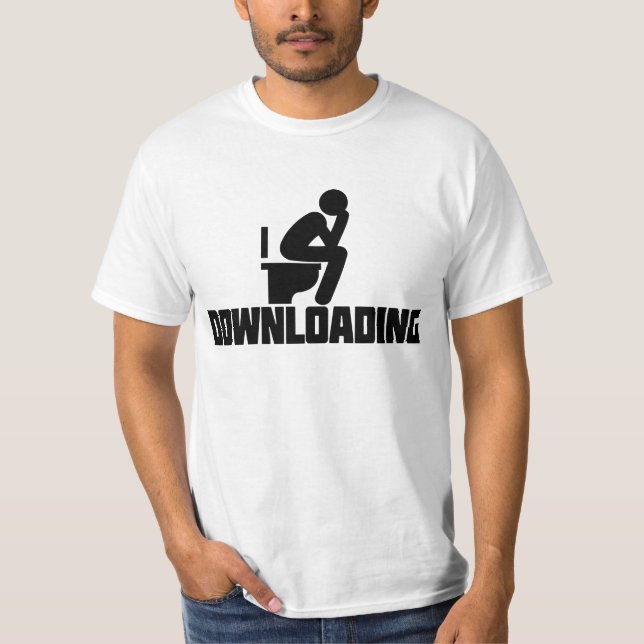 Camiseta Descargando - Inodoro Divertido Defecando  (Anverso)