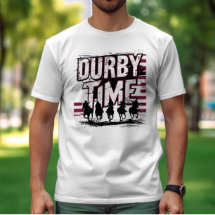 Camiseta Desfile majestuoso: Gente montando con gracia en c