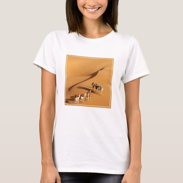 Camiseta Desiertos | Caminata tuareg con camellos (Anverso)