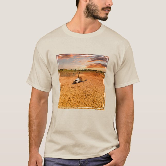 Camiseta Desiertos | Desierto con cráneo de vaca (Anverso)