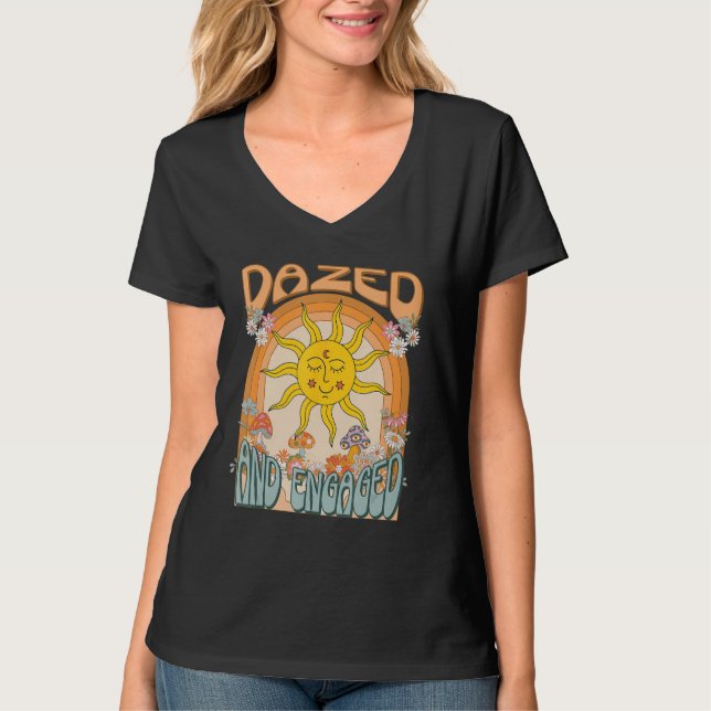 Camiseta Desorientada y comprometida fiesta de soltera flor (Anverso)