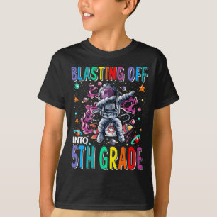Camiseta Despegando en cohete espacial de quinto grado