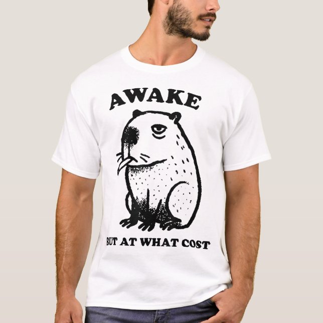 Camiseta Despierta Pero A Qué Coste Fumar Capibara (Anverso)