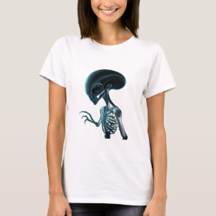 Camiseta Detailed Alien with Skeletal Structure Visible