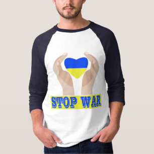Camiseta Detengan la guerra: corazón de bandera ucraniana e