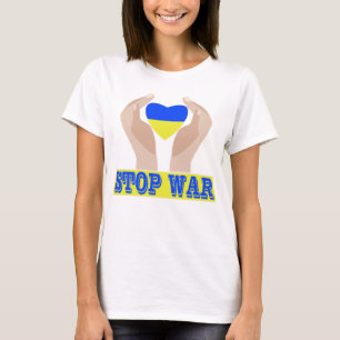 Camiseta Detengan la guerra: corazón de bandera ucraniana e