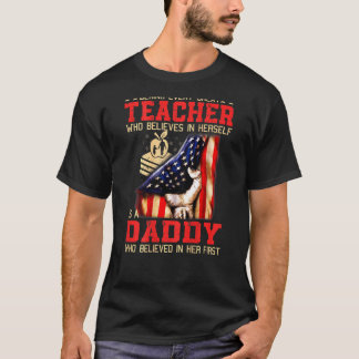 Camiseta Detrás de cada gran maestro que cree en sí misma