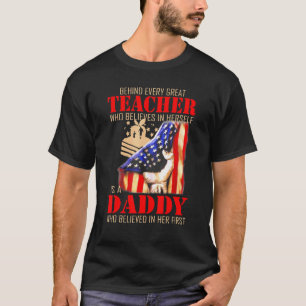 Camiseta Detrás De Cada Gran Maestro Que Cree En Sí Misma